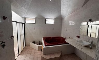 RENTA CASA EN LEON GTO COL ARBIDE SUPER BIEN UBICADA IDEAL PARA OFICINAS O CORPORATIVOS O BIEN CASA HABITACION