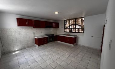 RENTA CASA EN LEON GTO COL ARBIDE SUPER BIEN UBICADA IDEAL PARA OFICINAS O CORPORATIVOS O BIEN CASA HABITACION
