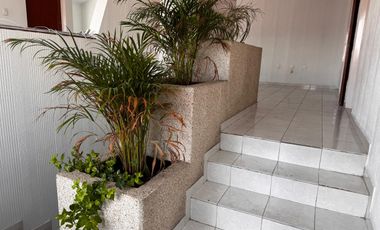 RENTA CASA EN LEON GTO COL ARBIDE SUPER BIEN UBICADA IDEAL PARA OFICINAS O CORPORATIVOS O BIEN CASA HABITACION