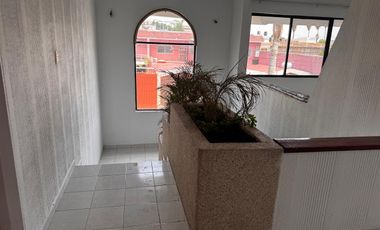 RENTA CASA EN LEON GTO COL ARBIDE SUPER BIEN UBICADA IDEAL PARA OFICINAS O CORPORATIVOS O BIEN CASA HABITACION