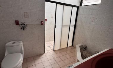 RENTA CASA EN LEON GTO COL ARBIDE SUPER BIEN UBICADA IDEAL PARA OFICINAS O CORPORATIVOS O BIEN CASA HABITACION
