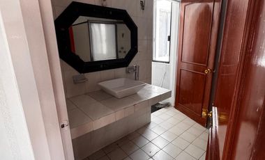 RENTA CASA EN LEON GTO COL ARBIDE SUPER BIEN UBICADA IDEAL PARA OFICINAS O CORPORATIVOS O BIEN CASA HABITACION
