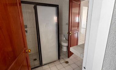 RENTA CASA EN LEON GTO COL ARBIDE SUPER BIEN UBICADA IDEAL PARA OFICINAS O CORPORATIVOS O BIEN CASA HABITACION