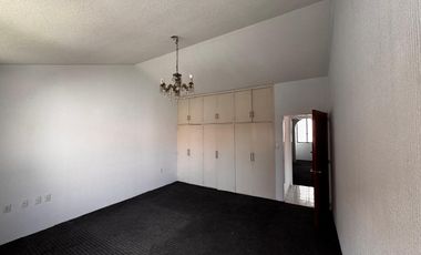 RENTA CASA EN LEON GTO COL ARBIDE SUPER BIEN UBICADA IDEAL PARA OFICINAS O CORPORATIVOS O BIEN CASA HABITACION