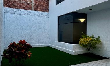 RENTA CASA EN LEON GTO COL ARBIDE SUPER BIEN UBICADA IDEAL PARA OFICINAS O CORPORATIVOS O BIEN CASA HABITACION