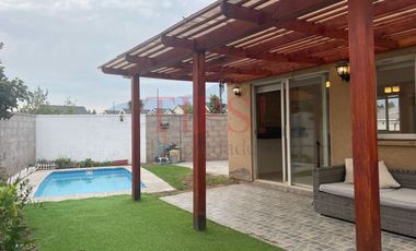 Casa En Condominio Jardines De Las Vizcachas, Con Piscina !!!
