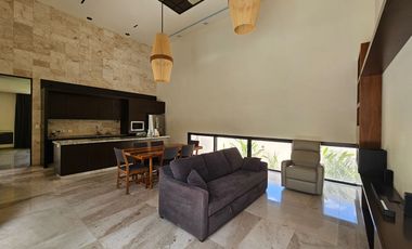 RESIDENCIA AMUEBLADA CON PANELES EN LA PRIVADA OASIS, YCC