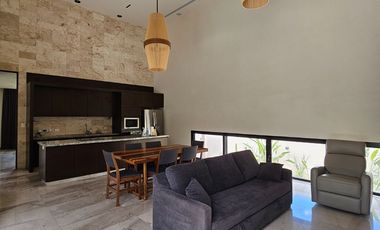 RESIDENCIA AMUEBLADA CON PANELES EN LA PRIVADA OASIS, YCC