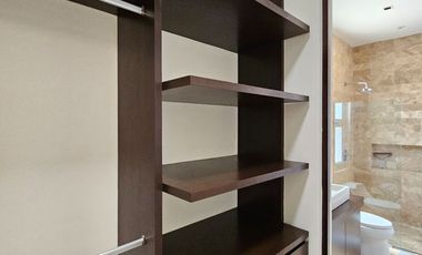 RESIDENCIA AMUEBLADA CON PANELES EN LA PRIVADA OASIS, YCC