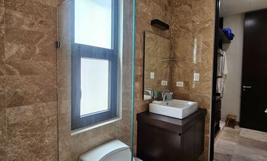 RESIDENCIA AMUEBLADA CON PANELES EN LA PRIVADA OASIS, YCC