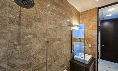 RESIDENCIA AMUEBLADA CON PANELES EN LA PRIVADA OASIS, YCC