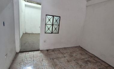 Local en Alquiler en la Avenida Portete, Avenida Principal, 1 Baño, Sur de Guayaquil.