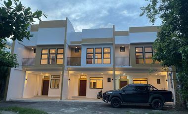 𝐒𝐩𝐚𝐜𝐢𝐨𝐮𝐬 𝟒-𝐁𝐞𝐝𝐫𝐨𝐨𝐦 𝐓𝐨𝐰𝐧𝐡𝐨𝐮𝐬𝐞 𝐟𝐨𝐫 𝐒𝐚𝐥𝐞 𝐍𝐞𝐚𝐫 𝐀𝐭𝐞𝐧𝐞𝐨 𝐝𝐞 𝐂𝐞𝐛𝐮!