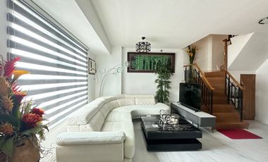 Claim This Modern 3BR Loft Penthouse Before It's Gone!