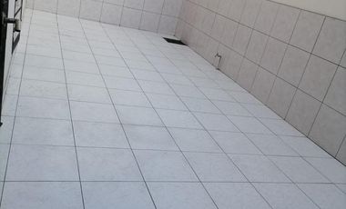 ALQUILO LOCAL COMERCIAL DE 99 M2 EN PLENA AVENIDA LOS QUECHUAS SALAMANCA ATE CONSULTAS AL WHASTAPP 99358----