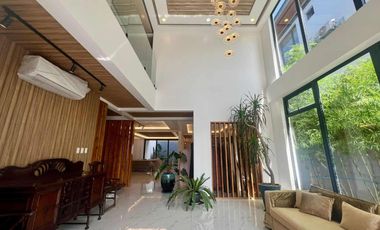 For Sale/Lease: 2 Single Detached House located at Multinational Village,Parañaque City