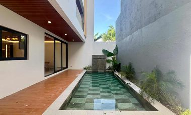 For Sale/Lease: 2 Single Detached House located at Multinational Village,Parañaque City