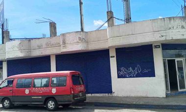 EXCELENTE UBICACIÓN RENTA $ 330 AMPLIO LOCAL  COMERCIAL DE 50 MTRS.CERCA A TODOS LOS SERVICIOS DE TRANSPORTE URBANO Y PROVINCIAL VIA PRINCIPAL.