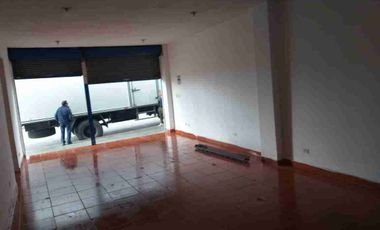 EXCELENTE UBICACIÓN RENTA $ 330 AMPLIO LOCAL  COMERCIAL DE 50 MTRS.CERCA A TODOS LOS SERVICIOS DE TRANSPORTE URBANO Y PROVINCIAL VIA PRINCIPAL.