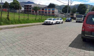 EXCELENTE UBICACIÓN RENTA $ 330 AMPLIO LOCAL  COMERCIAL DE 50 MTRS.CERCA A TODOS LOS SERVICIOS DE TRANSPORTE URBANO Y PROVINCIAL VIA PRINCIPAL.