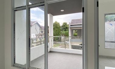 [JALAN 2 MOBIL] Rumah Royale Ciracas,2 LANTAI Baru Mewah Murah Jaktim Kota Jakarta Timur Jual Dijual