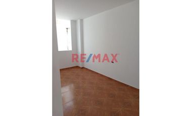 ¡Imperdible! Venta De Casa Nueva De 02 Pisos (Base Para 3 Pisos + Azotea), En Condominio Sol De Chan Chan Altura Colegio Ramon Castilla