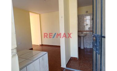Venta De Amplio Departamento En 2Do Piso Y Azotea, A Unas Cuadras De La Plaza De Armas De La Esperanza