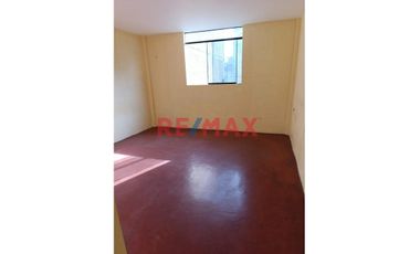 Venta De Amplio Departamento En 2Do Piso Y Azotea, A Unas Cuadras De La Plaza De Armas De La Esperanza