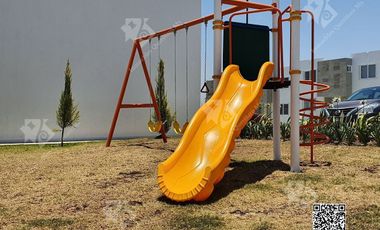 RENTA Casa en privada en Los Encinos El Marques cerca del Aeropuerto