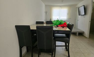 RENTA Casa en privada en Los Encinos El Marques cerca del Aeropuerto