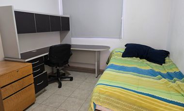 RENTA Casa en privada en Los Encinos El Marques cerca del Aeropuerto