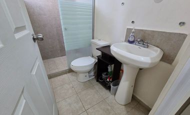 RENTA Casa en privada en Los Encinos El Marques cerca del Aeropuerto