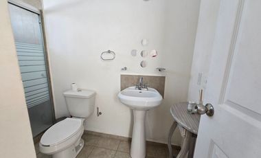 RENTA Casa en privada en Los Encinos El Marques cerca del Aeropuerto