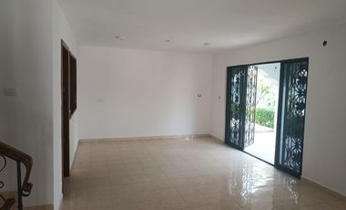 Amplia Casa en Venta Zona Sur privada con Vigilancia 24 horas con amplio jardin