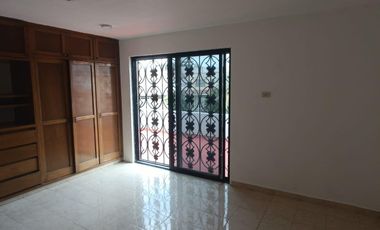 Amplia Casa en Venta Zona Sur privada con Vigilancia 24 horas con amplio jardin