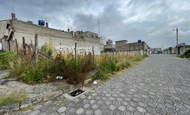 Renta de terreno en  Calderón, Quito .