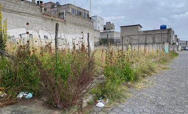 Renta de terreno en  Calderón, Quito .