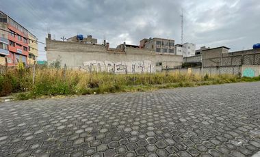 Renta de terreno en  Calderón, Quito .