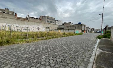 Renta de terreno en  Calderón, Quito .