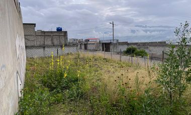 Renta de terreno en  Calderón, Quito .