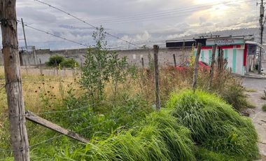 Renta de terreno en  Calderón, Quito .