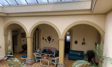 CASA EN VENTA EN EL CENTRO DE GUADALAJARA