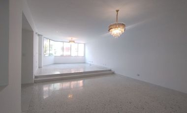 Apartamento en arriendo en Riomar.