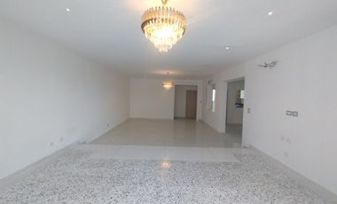Apartamento en arriendo en Riomar.