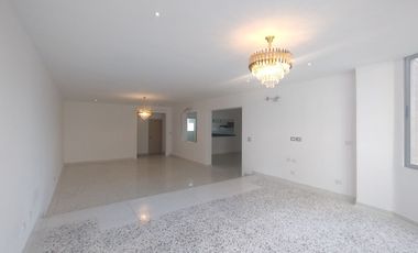 Apartamento en arriendo en Riomar.