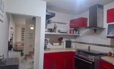 VENDO CASA EN FRACC. SIGLO XXI EN 5A. SECCIÓN