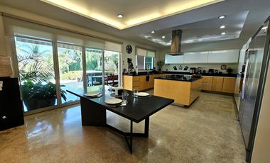 LAS CAÑADAS CASA EN VENTA SUPER COMPLETA CON ALBERCA, TERRAZA, BAR Y HERMOSO JAR