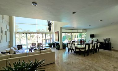 LAS CAÑADAS CASA EN VENTA SUPER COMPLETA CON ALBERCA, TERRAZA, BAR Y HERMOSO JAR