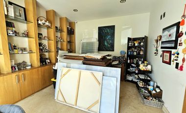 LAS CAÑADAS CASA EN VENTA SUPER COMPLETA CON ALBERCA, TERRAZA, BAR Y HERMOSO JAR