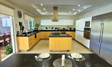 LAS CAÑADAS CASA EN VENTA SUPER COMPLETA CON ALBERCA, TERRAZA, BAR Y HERMOSO JAR